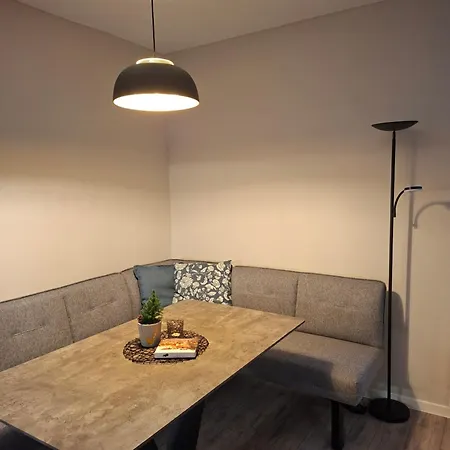 Stadtrand مارك كليبرغ